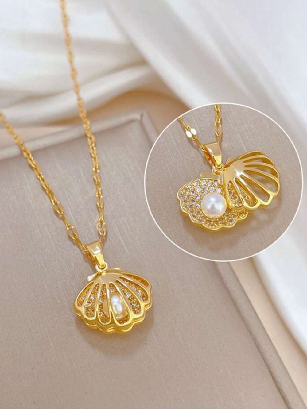 Gold Seashell Pearl Pendant Necklace for Women